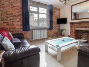 18 Chamberlaine Road