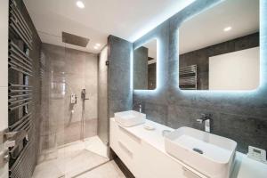 REF 1924 - Cannes Croisette - Sea view apartment for rent
