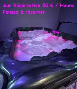 Maisons de vacances Gites Rozanna avec acces detente SPA JACUZZI : photos des chambres