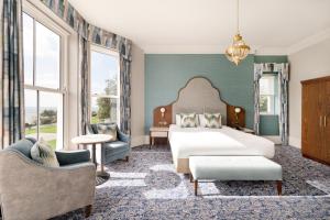 Premium King Room with Sea View room in Best Western Clifton Hotel