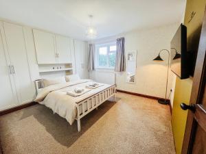 Three bedroom village home, near Grimsby and Cleethorpes