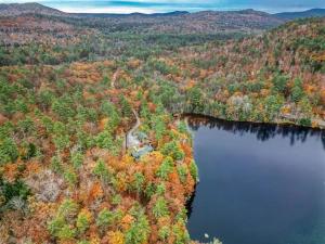 PERLEY POND LODGE LIMIT 14 villa