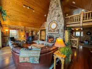 PERLEY POND LODGE LIMIT 14 villa