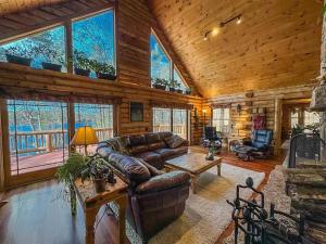 PERLEY POND LODGE LIMIT 14 villa