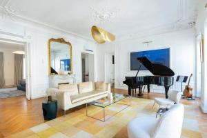 Luxury High End Condo in the Heart of Paris