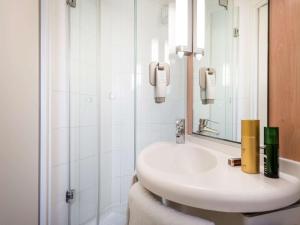 Hotels Ibis Paris Tour Eiffel Cambronne 15eme : photos des chambres