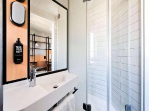 Hotels Ibis Paris Tour Eiffel Cambronne 15eme : photos des chambres