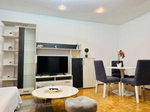 Landmark View - ConcertHall - CHIC Comfort 1BDR