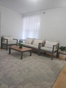 Modern bright cozy 3bed 3bath Vacation house in Ajax, greater Toronto area GTA, ON, Canada