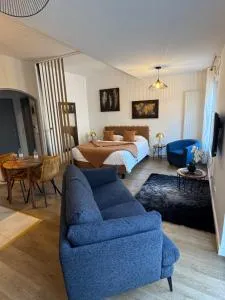 Bella Vita Zen et son garage au bord du lac - Brison-Saint-Innocent