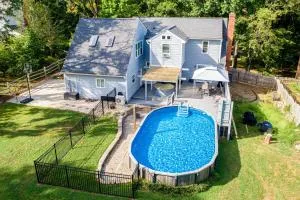 3BR Charlotte Escape Pool Hot Tub Theater - Waxhaw