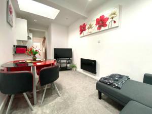 Cosy Corner - Town centre flat with free nearby parking