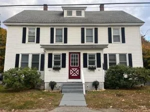 Charming 3BR in centrally located neighborhood - Thompson