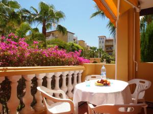 Sunny apartment Aldea Del Mar near the sea