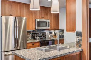 Capitol Peak Lodge 3211 by Snowmass Mountain Lodging