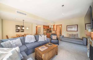 Capitol Peak Lodge 3211 by Snowmass Mountain Lodging