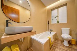 Stylish Apartment, Steps Away From The Sea in St Julians