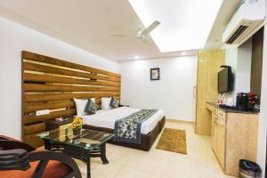 Hotel The Gold Inn - Walking Distance From Gaffar Market Karol Bagh Delhi