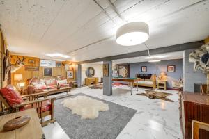 Hot Tub and Sweeping Views Apt in Clarkston!