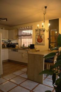 Ferienhaus Meerzeit-4SZ, 2Wohnzimmer, WLAN-8 km Warnemünde