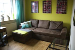 Ferienhaus Meerzeit-4SZ, 2Wohnzimmer, WLAN-8 km Warnemünde