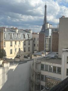 Appartement champs Élysées vue sur Tour Eiffel