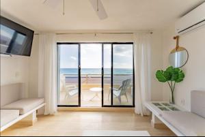 Beachfront Villa in Cancun Hotel Zone