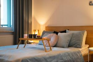 Warsaw Airport Apt - Balcony, Parking, Bus nearby - by Rentujemy