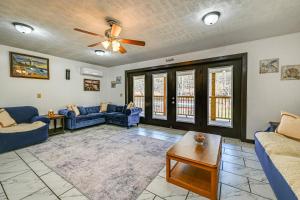 Bonnieville Farmhouse on 69 Acres w Porch!