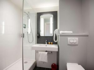 Hotels Ibis Saint-Genis-Pouilly Geneve : photos des chambres