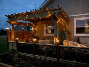 LUXURY ROSE COTTAGE ,ABOITEAU BEACH,CAP PELE