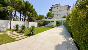 White Beach Villa 1 - Luxury