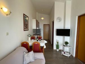 Apartmani Mare Domus, Mandre 