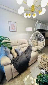 3BR - Stylish Condo Serenity