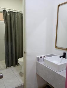 Unidades Privadas con AC-TV-WiFi y Estacionamiento en Centro de MTY