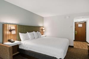 King Room with Sofa Bed room in Hampton Inn & Suites Lake George