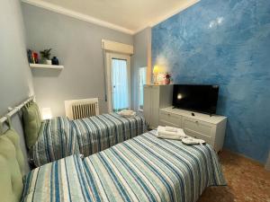 Vivi Lucca con "Madame Fannj" - Camera Azzurra