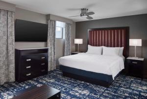 King Studio with Courtyard View room in Homewood Suites Savannah Historic District/Riverfront