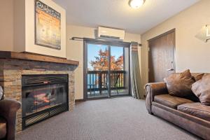 South 2 Queens room in Cragun's Resort on Gull Lake