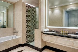 King Tower Suite