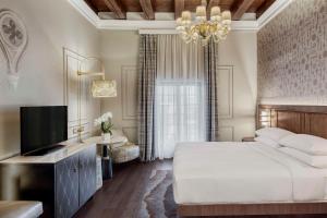 Executive King Room