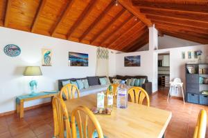 Private villa with heated pool & terrace see view