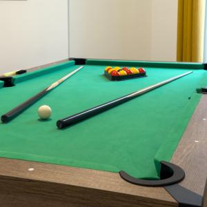 Amorly House - Sleeps 8 Free Permit Parking Big Spacious With Games Room