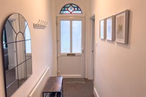 Amorly House - Sleeps 8 Free Permit Parking Big Spacious With Games Room