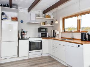 6 person holiday home in Ebeltoft