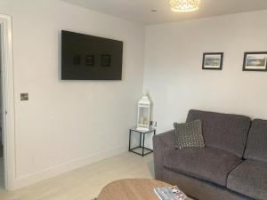 LunaRoxx, 6 Meadow Gardens, Kilgetty