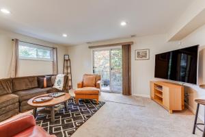 3 Mi to Dtwn Silver Spring Convenient Apartment