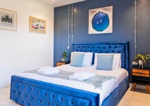 Brick Barn - Luxury Barn Conversion by River Avon