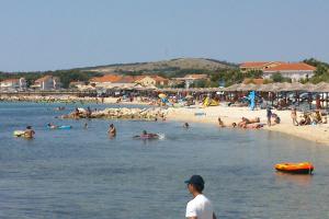 Apartments with parking space Vir - 23606