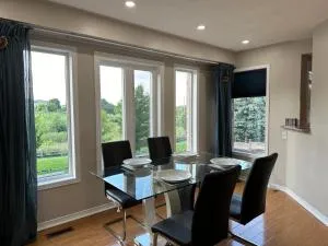 Charming 3-bedroom house with Wi-Fi in Toronto - Malton
